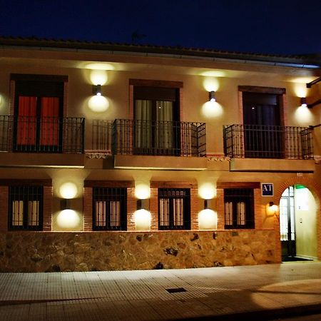 Apartamentos Turisticos Mirayuste Guadalupe  Exterior photo