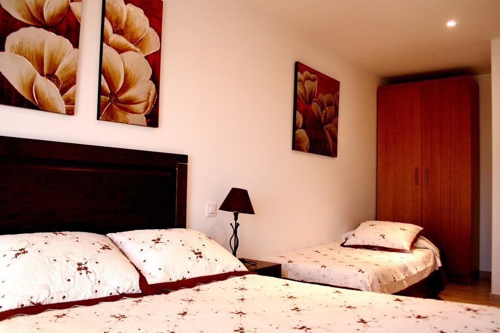 Apartamentos Turisticos Mirayuste Guadalupe  Exterior photo