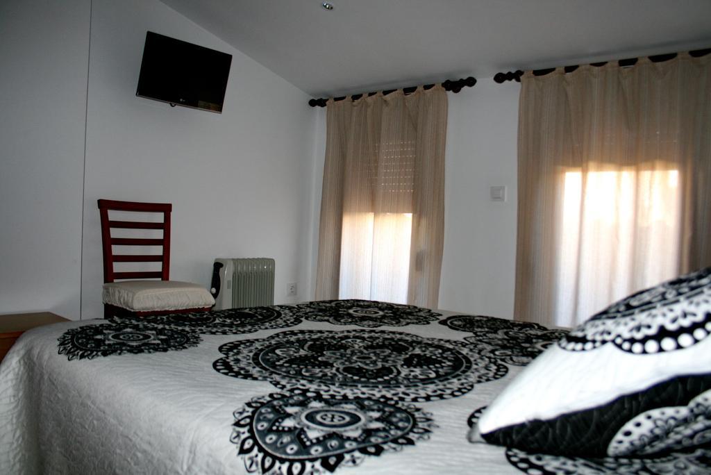 Apartamentos Turisticos Mirayuste Guadalupe  Exterior photo