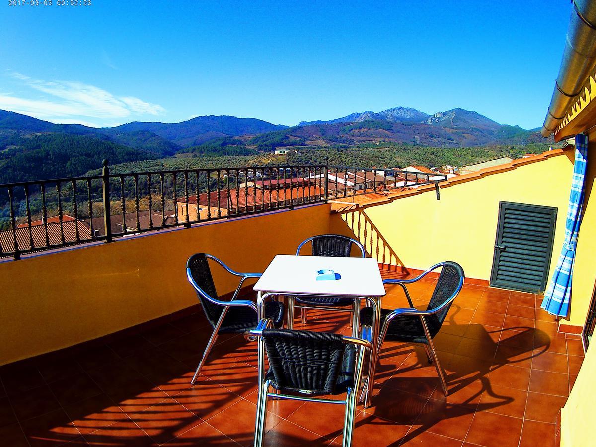 Apartamentos Turisticos Mirayuste Guadalupe  Exterior photo